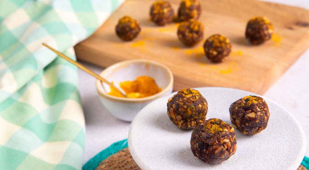 3_laddu-indian-nut-and-fruit-energy-balls